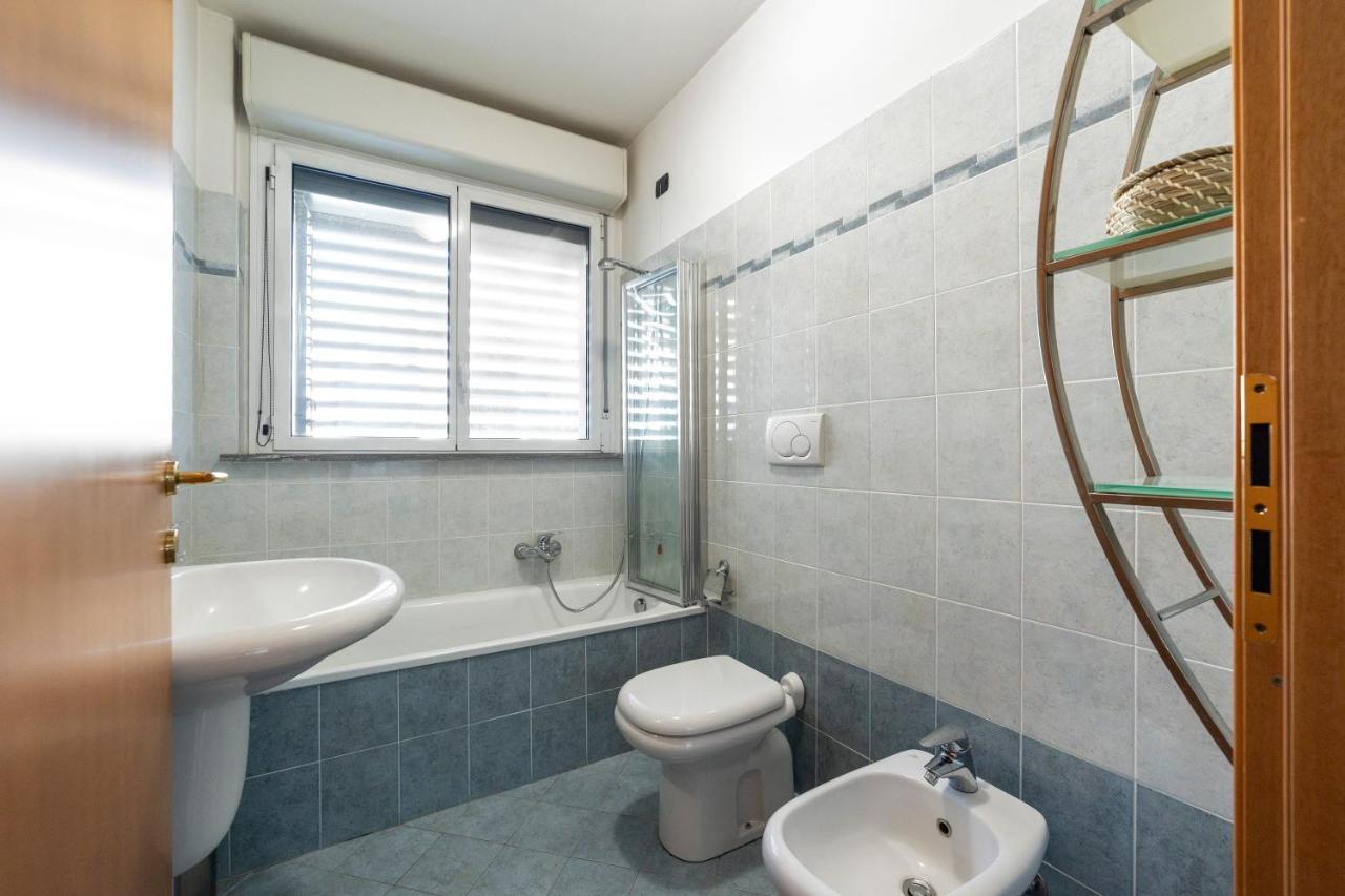 Milano Rogoredo Apt With Terrace! Apartamento Exterior foto